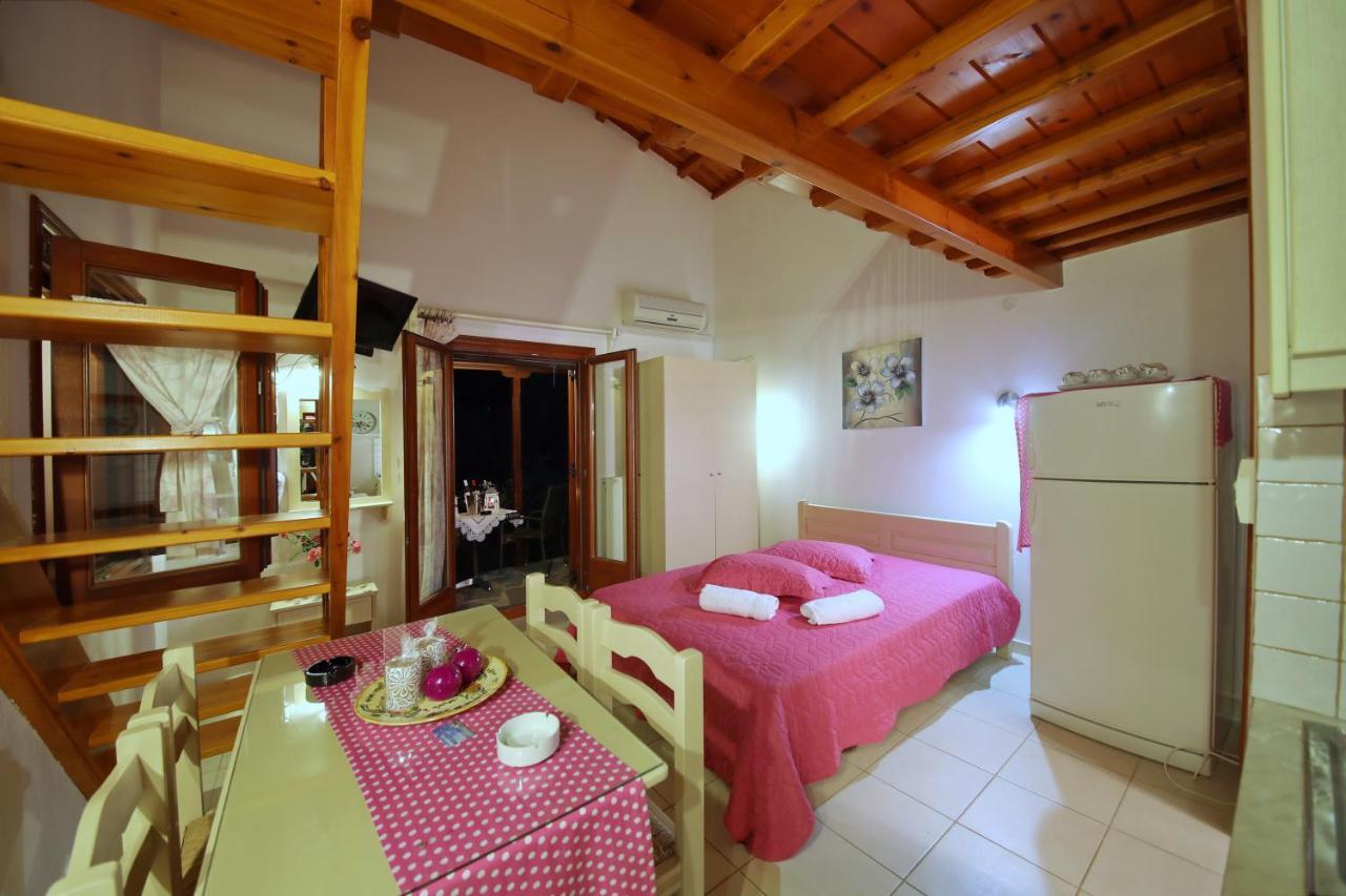 Koromilia Villa 尼欧克利马 外观 照片