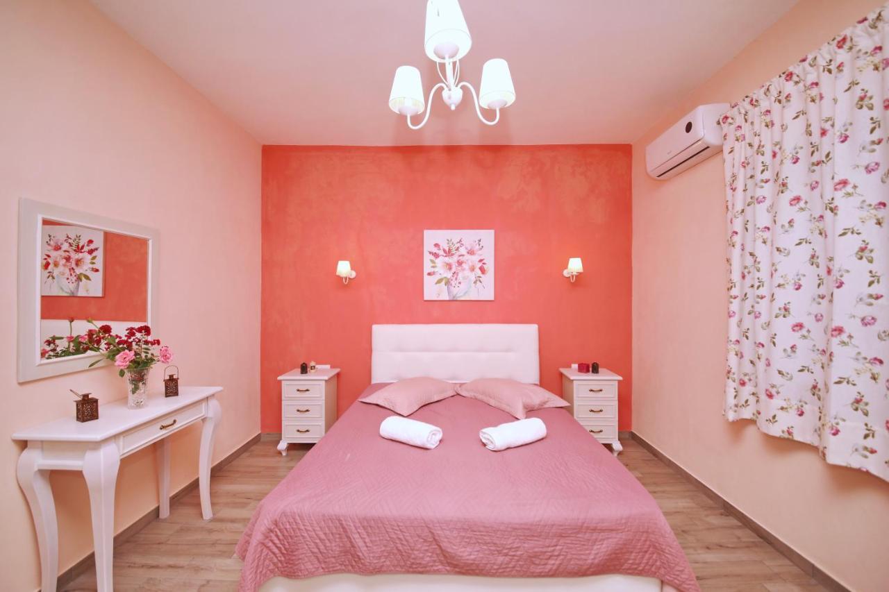 Koromilia Villa 尼欧克利马 外观 照片