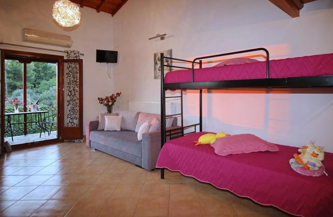 Koromilia Villa 尼欧克利马 外观 照片